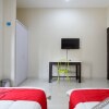 Отель Reddoorz Near Rsud Margono Purwokerto, фото 12