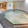 Отель Lovely Studio in London With Jacuzzi, фото 15