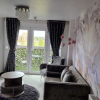 Отель Luxurious two Bedrooms Apartment Slough, фото 8