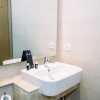 Отель Fancy And Nice Studio At Gold Coast Apartment, фото 9