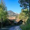 Отель Mammoth West 137 Updated Deluxe Condo, Just A Short Walk to Canyon Lodge by RedAwning, фото 23