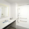 Отель Staybridge Suites North Brunswick, an IHG Hotel, фото 9
