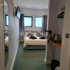 Отель No 10 Ocean Cabins - Saundersfoot Harbour - Saundersfoot, фото 7