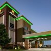 Отель La Quinta Inn & Suites by Wyndham Tulsa - Catoosa Route 66, фото 1