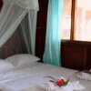 Отель Double Room With Bathroom and Partial View to the Beach, фото 7