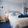 Отель Ocean Cabins @ The Square - Saundersfoot, фото 4