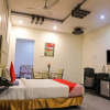 Отель OYO 16436 V Hotels, фото 4