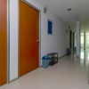 Отель RedDoorz Plus Near Kepri Mall, фото 17