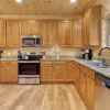Отель Gatlinburg Escape, 5 Bedrooms, Hot Tub, Arcade, Game Room, Sleeps 16, фото 4