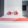 Отель OYO 93476 Owo Guest House Syariah, фото 16