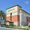 Отель Holiday Inn & Suites Oakland Airport, an IHG Hotel, фото 1