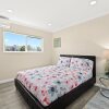 Отель Sunny & Cheerful Near I-10 ~ Queen Beds ~ Parking, фото 4