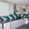 Отель Immaculate 3-bed House in Dudley, фото 7