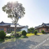 Отель Jeju Daemyoung Hanok Pension, фото 14