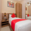 Отель OYO 18581 Hotel Blue Inn Residence, фото 11