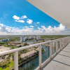 Отель Stunning 25th-Floor Views in Hollywood, фото 25