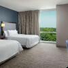 Отель Hampton Inn & Suites Teaneck Glenpointe, фото 6