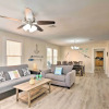 Отель Bright Galveston Bungalow: 1/2 Mi to Pleasure Pier, фото 3