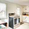 Отель Hyannis Getaway ~ 2 Mi to Beach!, фото 5