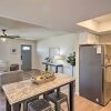 Отель Updated Home W/patio, 5 Mins to Lake Havasu!, фото 10