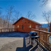 Отель Black Bear Lookout - Two Bedroom Cabin, фото 10