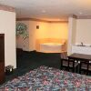 Отель Cumberland Inn and Suites, фото 6