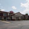 Отель Red Roof Inn & Suites Jackson, TN, фото 6