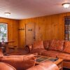 Отель Couples Cove Lakefront Cabin by RedAwning, фото 1
