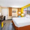 Отель Days Inn & Suites by Wyndham Clovis, фото 4