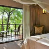 Отель Victoria Falls Safari Suites, фото 1