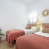 Отель Lovely 3-bedroom apartment near Alameda. Juan Rabadan I, фото 2