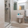 Отель Central Modern Flat Sleeps 6 - Dedicated Parking, фото 9