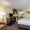 Отель Clarion Inn & Suites Central Clearwater Beach, фото 6