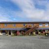Отель Beluga Lookout Lodge and RV Park, фото 1