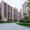Отель LOCALS· KunMing GuanDu· The Charming City of Vanke· New Asian Sports City·Locals Apartment· 00190930, фото 1
