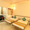 Отель Vista Rooms At Mashal Chowk, фото 4