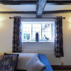 Отель Bere Cottrage -Beamed 400 year old cottage, giving you a taste of the Garden of England, фото 2
