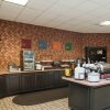 Отель Comfort Inn & Suites near Danville Mall, фото 29