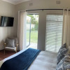 Отель 28 La Rochelle Bed & Breakfast, фото 2