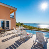 Отель Amazing Home in Novigrad With 5 Bedrooms, Wifi and Outdoor Swimming Pool, фото 1