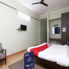 Отель OYO 24788 Hotel Samrat, фото 3