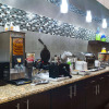 Отель La Quinta Inn & Suites by Wyndham Pearsall, фото 12