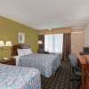 Отель Days Inn & Conf Center by Wyndham Southern Pines Pinehurst, фото 12