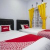Отель Sopou Penginapan Rinal & Tuah by OYO Rooms, фото 7