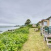 Отель Smith River Vintage Cabin: Oceanfront Deck + Views, фото 15