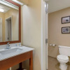 Отель Comfort Inn & Suites At Robins Air Force Base, фото 8
