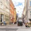 Отель Sanders Downtown Cph - Cozy 2-bdr Apt Near Tivoli, фото 15