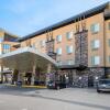 Отель Comfort Suites Kelowna в Келоуне