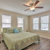 Отель Bright Galveston Bungalow: 1/2 Mi to Pleasure Pier, фото 4