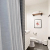 Отель Cozy 2BR on Terrace - Walk to Manayunk, фото 8